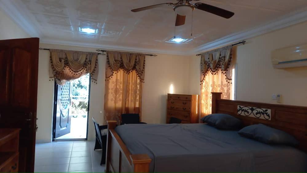Gam Properties Guest House Kololi Exterior photo