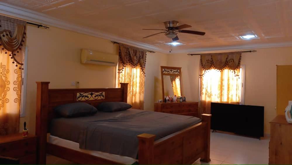 Gam Properties Guest House Kololi Exterior photo